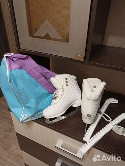 Женские фигурные коньки