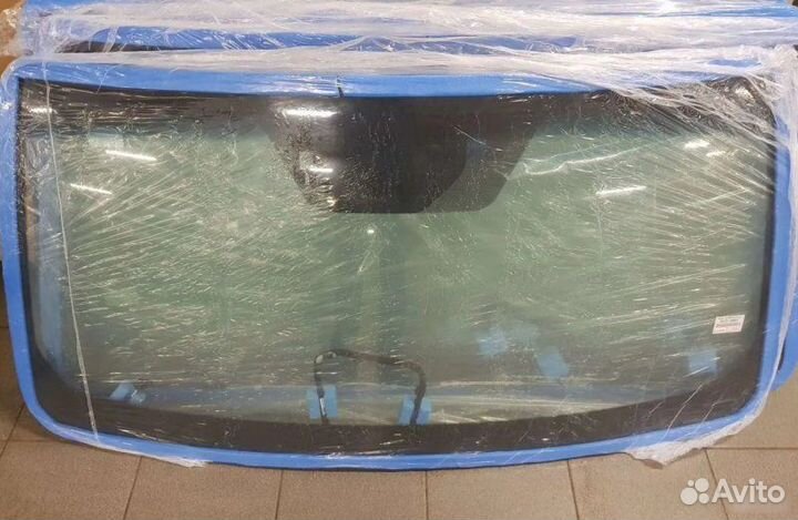 Лобовое стекло Toyota Land Cruiser 300