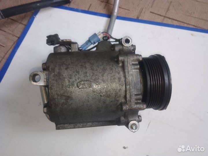 Компрессор кондиционера Mitsubishi Outlander