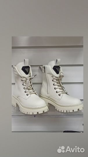 Ботинки женские зимние размеры 38,39
