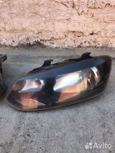 Передние фары на Фольксваген Поло седан