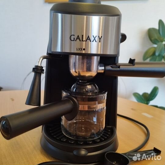 Кофеварка рожковая новая