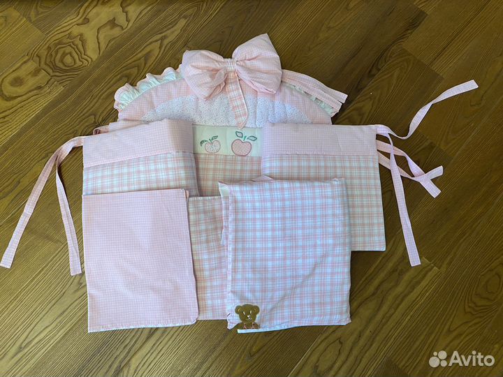 Комплект постельного белья в кроватку