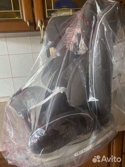 Новое автокресло 0-36 happy baby isofix