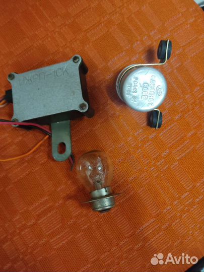 Лампочка и реле поворотов