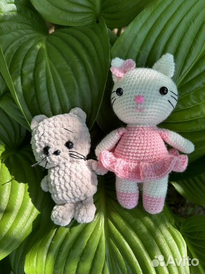 Игрушка Hello Kitty вязаная