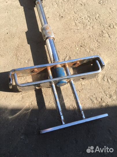 Противоугнный замок на педали solex