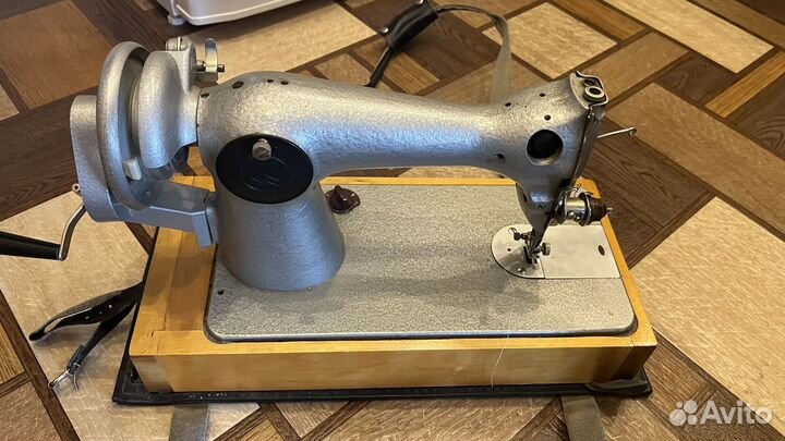 Швейная машинка подольская ручная