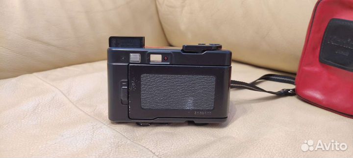 Konica pop red