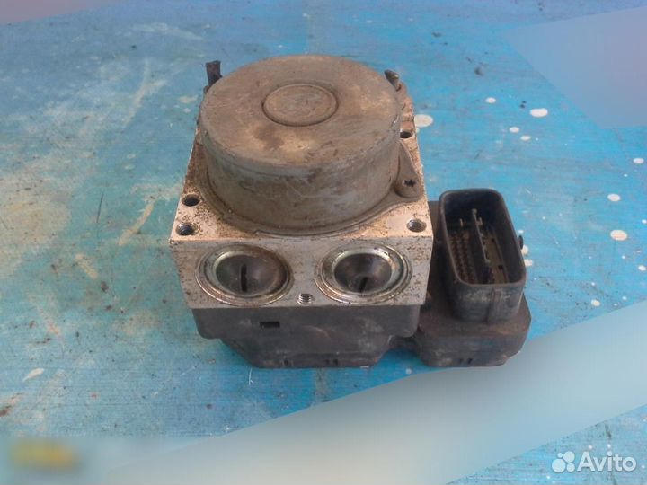 Блок ABS (насос) Toyota Corolla E15 2006-2013