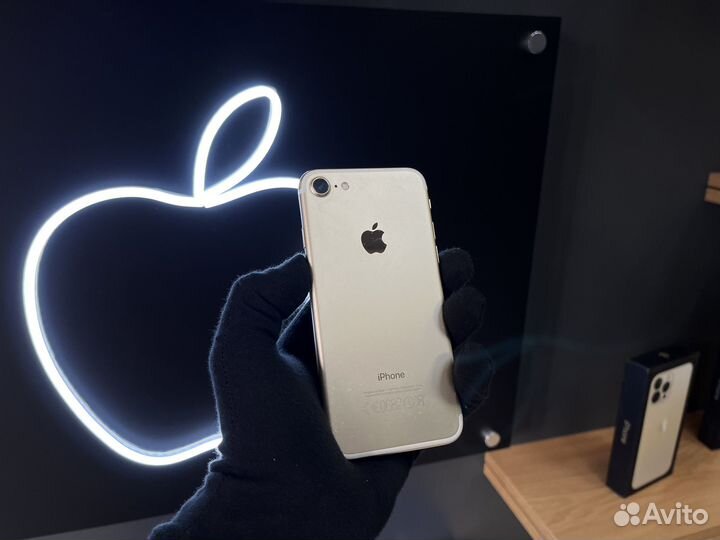 iPhone 7, 32 ГБ