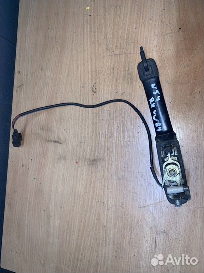 Ручка передняя правая vw b4 passat