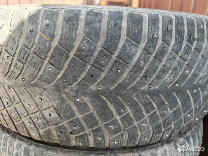 Michelin X-Ice North 4 285/60 R18