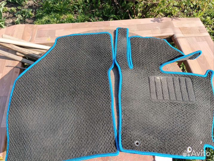 Автомобильные коврики б/у