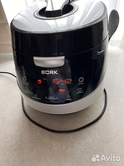 Мультиварка bork u700