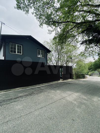 Дом 110 м² на участке 2,2 сот.