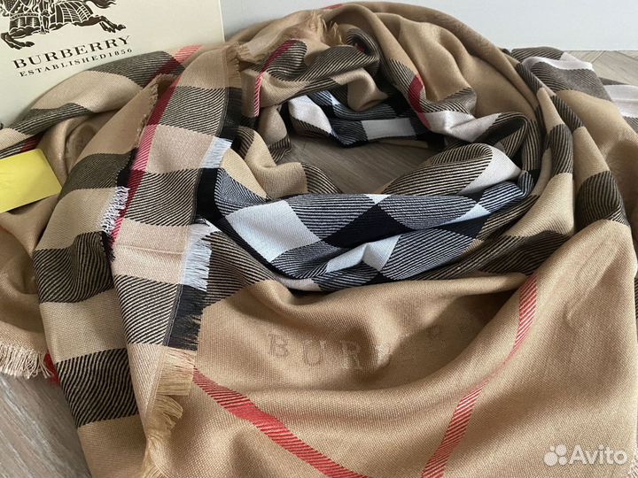 Женская кашемировая шаль Burberry