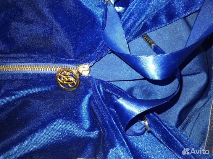 Брендовая кофта на молнии