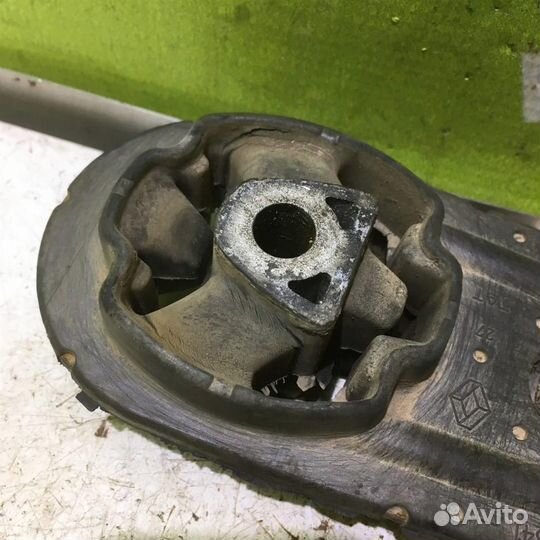 Опора двигателя задняя Рено Логан