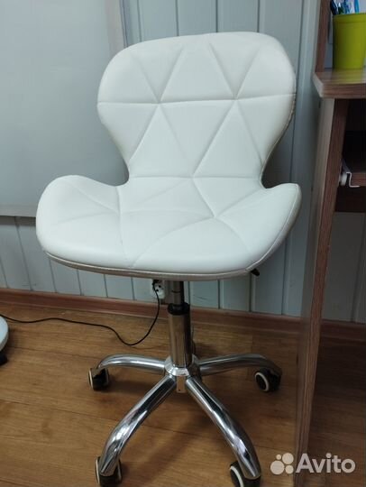 Стул косметолога