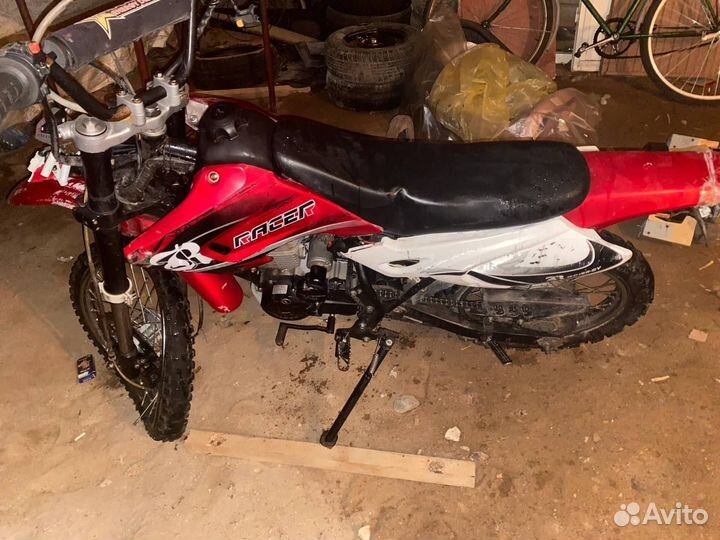 Продам мотоцикл на ходу, нужно приложить руки