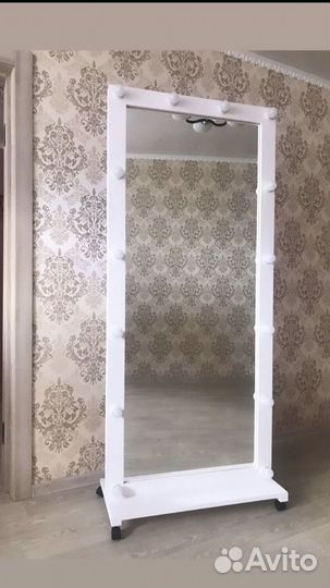 Гримерное зеркало из массива