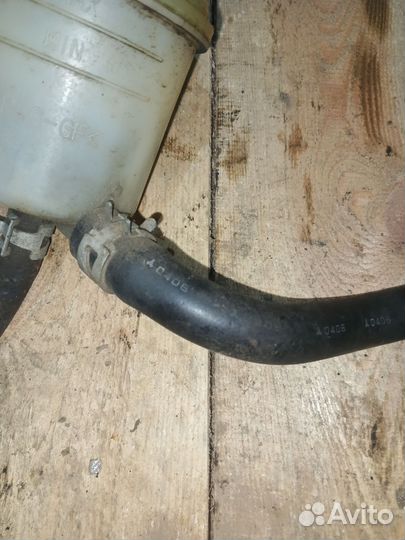 Бачок гур Mazda MPV 2000г