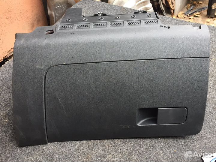 Бардачок Skoda rapid