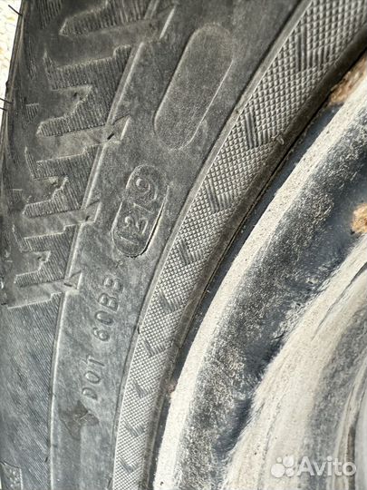 Nokian Tyres Hakkapeliitta 8 SUV 215/65 R16 82C