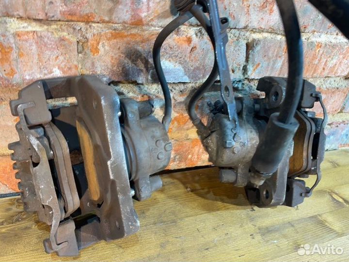 Суппорт тормозной задний Bmw 5 E60 N52B30 AF 2005