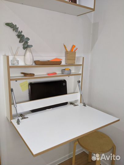 Подвесной компьютерный стол. Настенный секретер