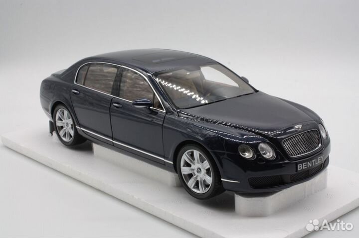 Bentley Fliyng Spur (2005), blue Minichamps 1:18