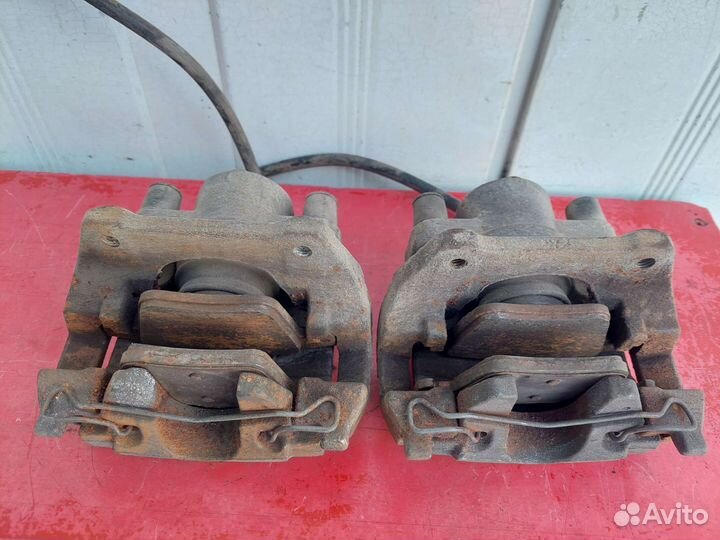 Суппорт тормозной задний Volvo XC90 1