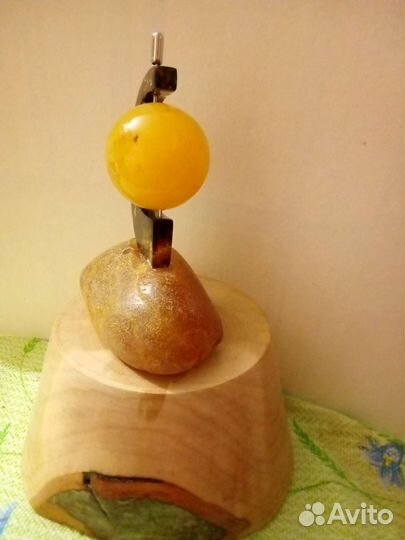 Янтарный глобус