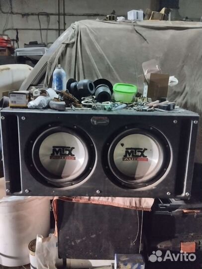 Автомобильный сабвуфер