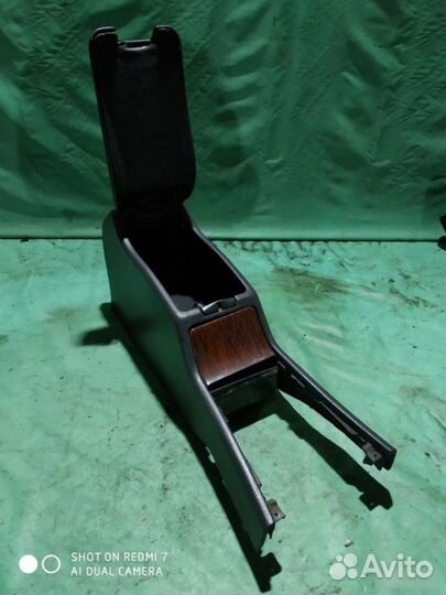 Подлокотник Mercedes-Benz E W210