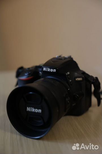Nikon D5600 2 обьектива и все комплектущие