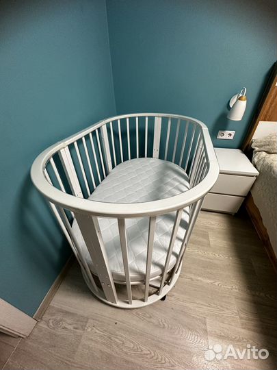 Кроватка трансформер с маятником овальная