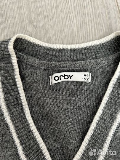 Стильная жилетка для девочки