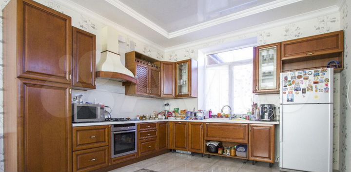 Дом 214 м² на участке 23 сот.