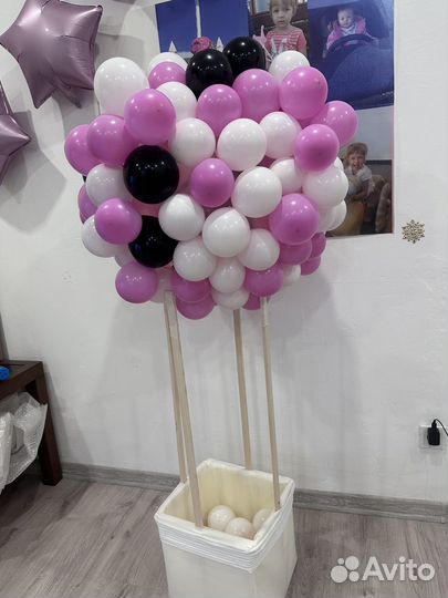 Воздушный шар с корзиной