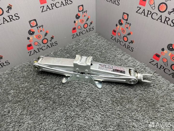 Домкрат Honda Civic 4D 8