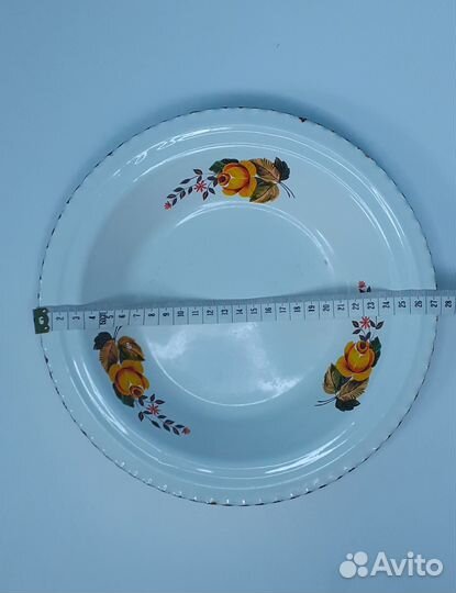 Эмалированные тарелки, кружка СССР посуда