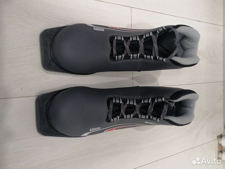 Лыжные ботинки spine