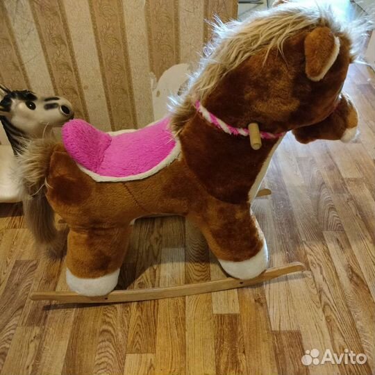 Детская качалка лошадь