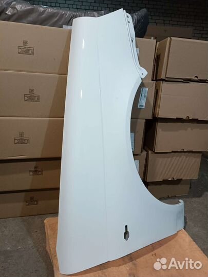 Крыло приора правое белый (белое облако)