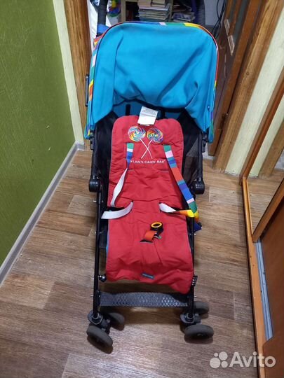 Коляска прогулочная Maclaren volo