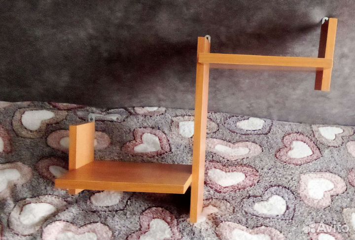 Полка настенная,для цветов,книг