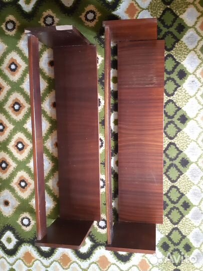 Книжные полки навесные