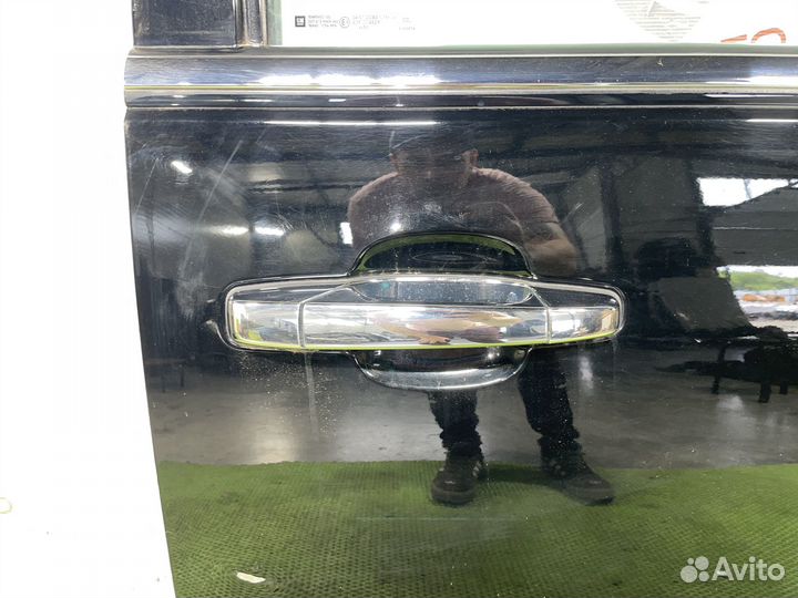 Дверь передняя правая Cadillac Escalade GMT900